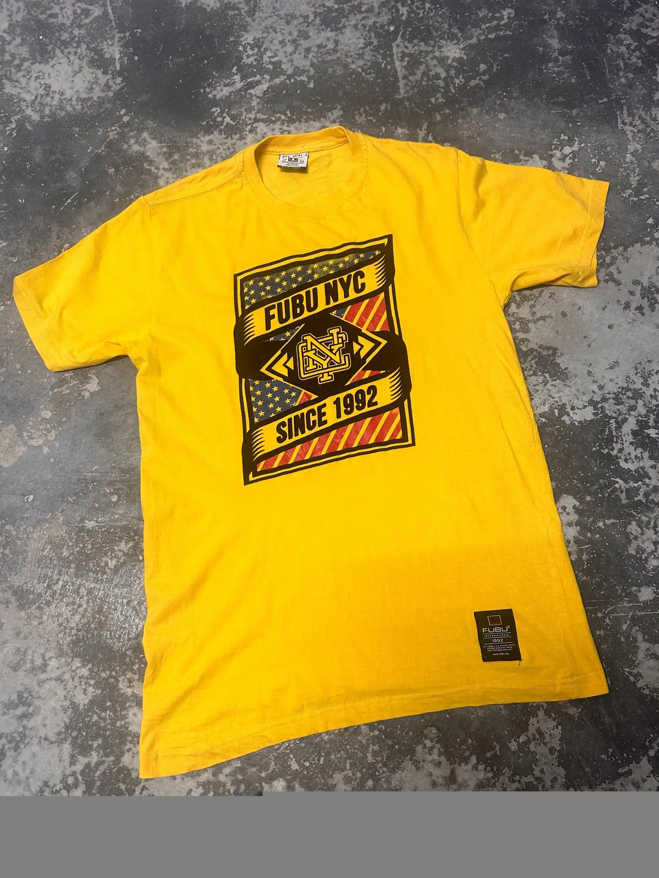 Streetwear Brand New York - Vintage Fubu New York T-shirt Streetwear