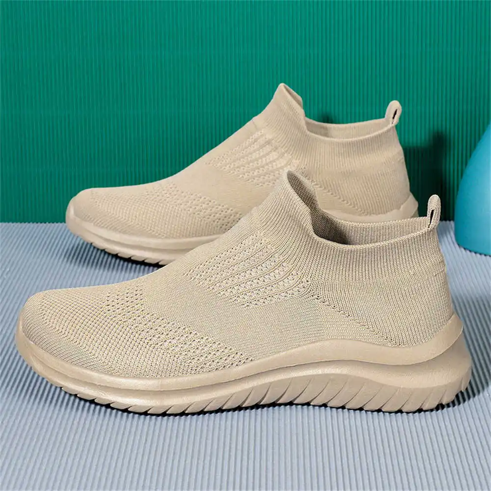 Beige Zachte Nieuwe Nieuwighei - Streetwear Brand Name Ideas recensie en prijs